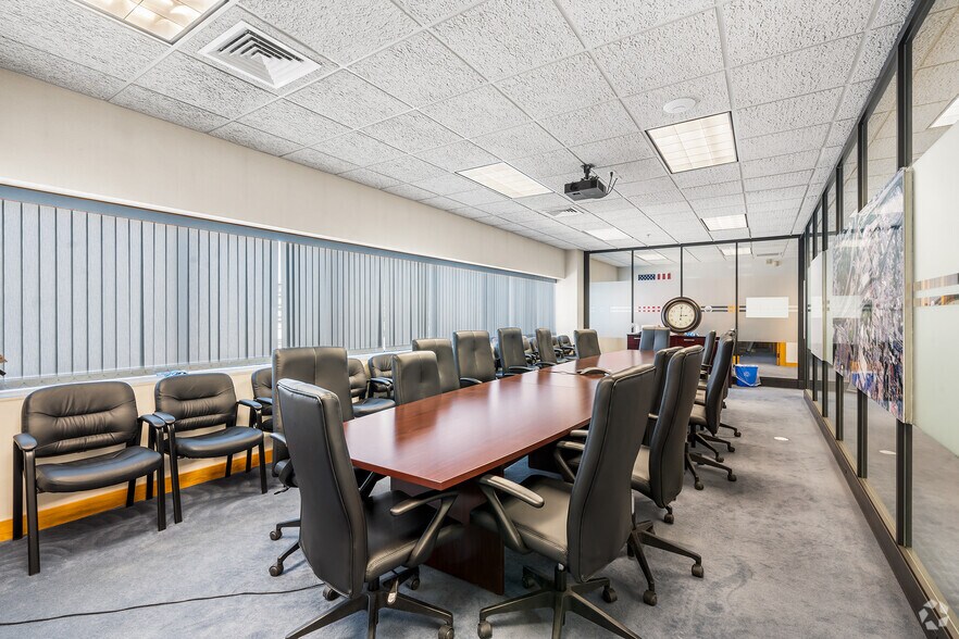 More Photos Of 255 Bank St, Waterbury Office For Sale