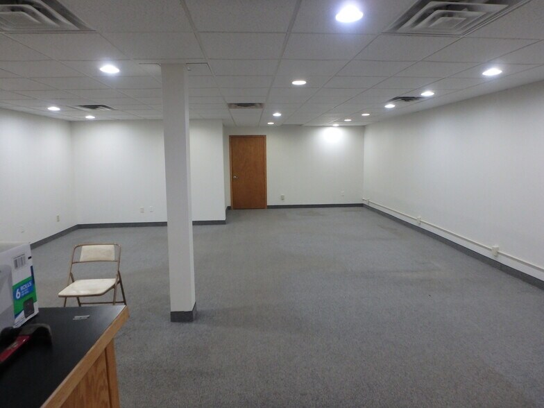 More Photos Of 112 E 5th St, Chaska Office For Sale