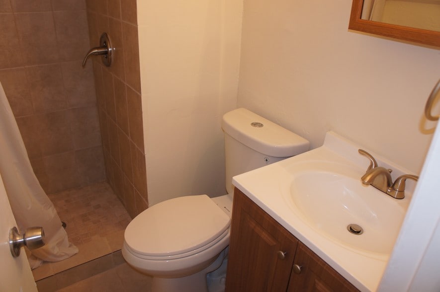 More Photos Of 409 4th Ave N, Lake Worth Apartments For Sale