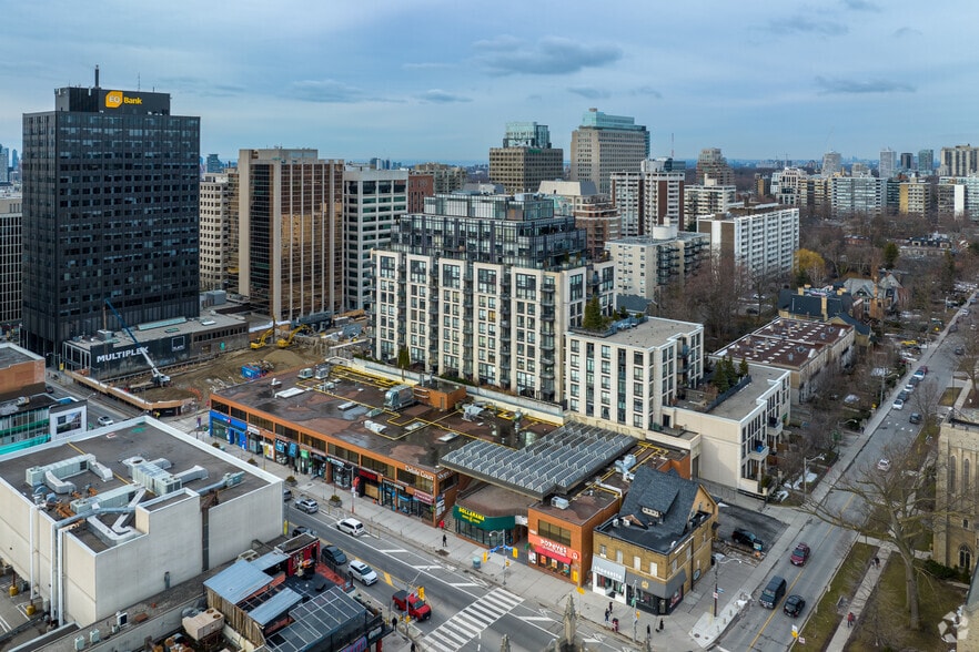 More Photos Of 1560 Yonge St, Toronto Storefront Retail Office For Lease