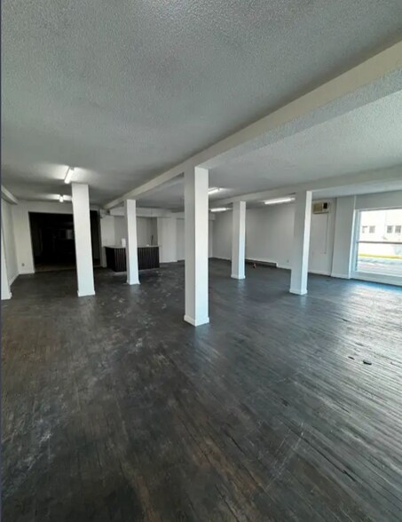 More Photos Of 310 Rue Notre-Dame, Gatineau Storefront Retail Residential For Lease
