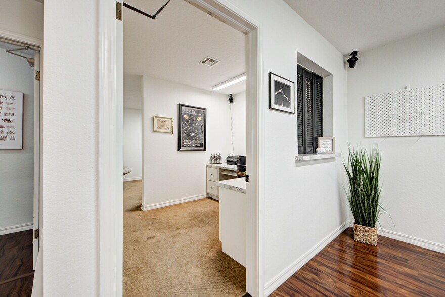More Photos Of 2433 Wilcox Dr, Norman Freestanding For Lease