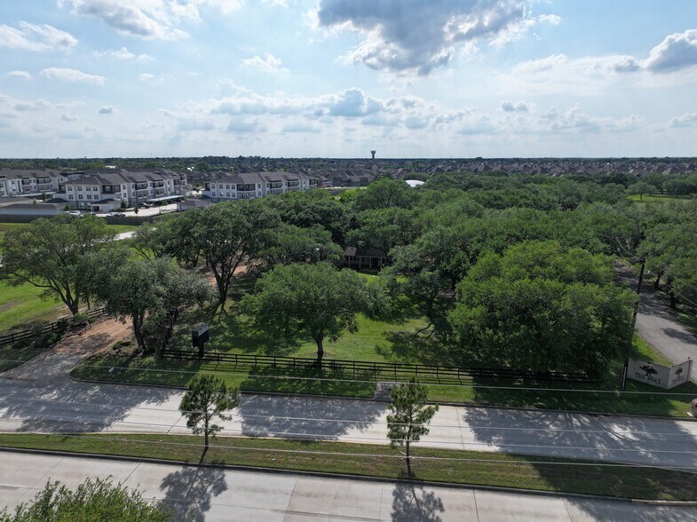 More Photos Of 16607 Mueschke Rd, Cypress Office Residential For Sale