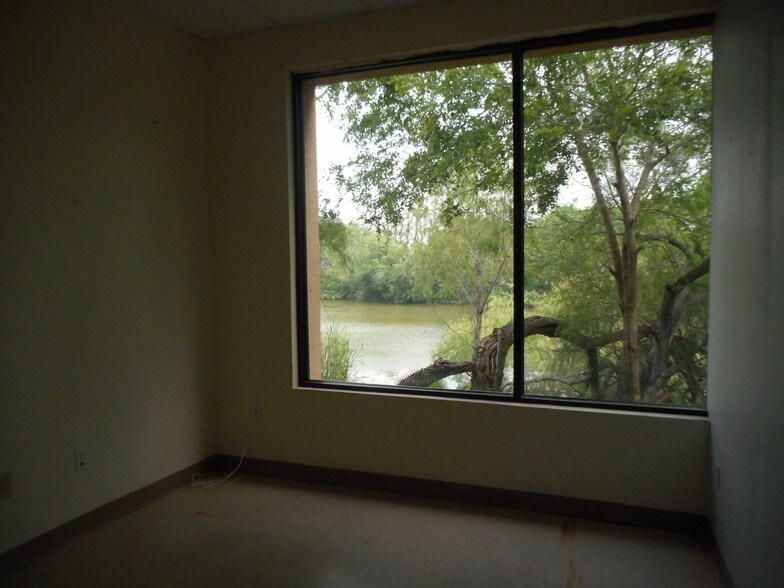 More Photos Of 864 Central Blvd, Brownsville Medical For Sale
