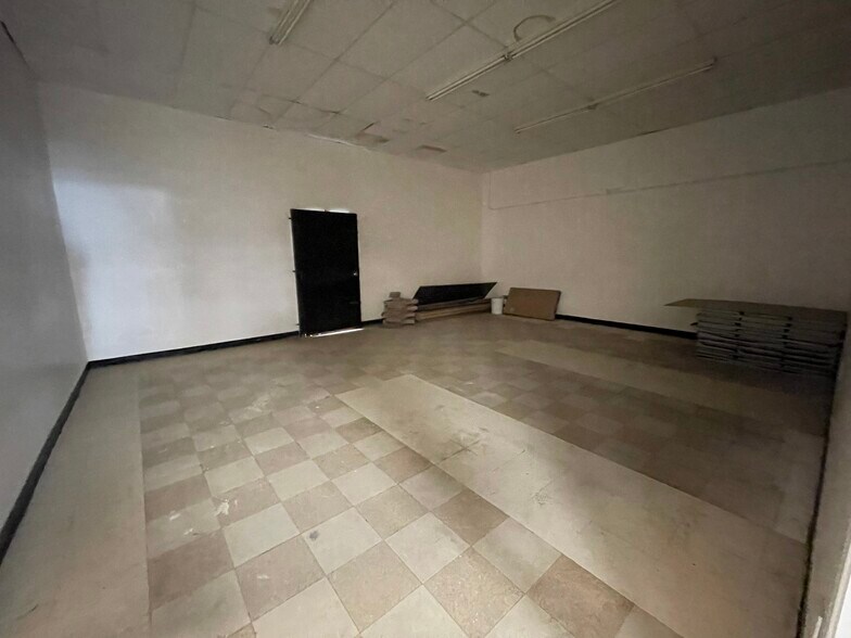 More Photos Of 913 N Chester Ave, Bakersfield Storefront For Lease