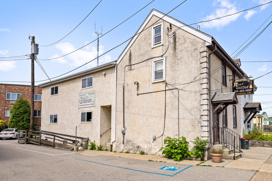 More Photos Of 7026 Ridge Ave, Philadelphia Storefront For Sale