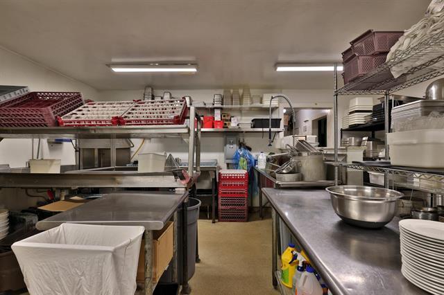 More Photos Of 20 Public Way, Quechee Restaurant For Sale