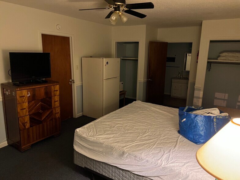 More Photos Of 112 N River Dr, Jarvisburg Hotel For Sale