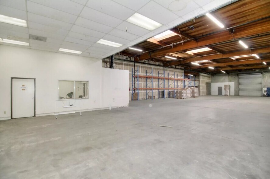 More Photos Of 8535 Morrison Creek Rd, Sacramento Showroom For Lease