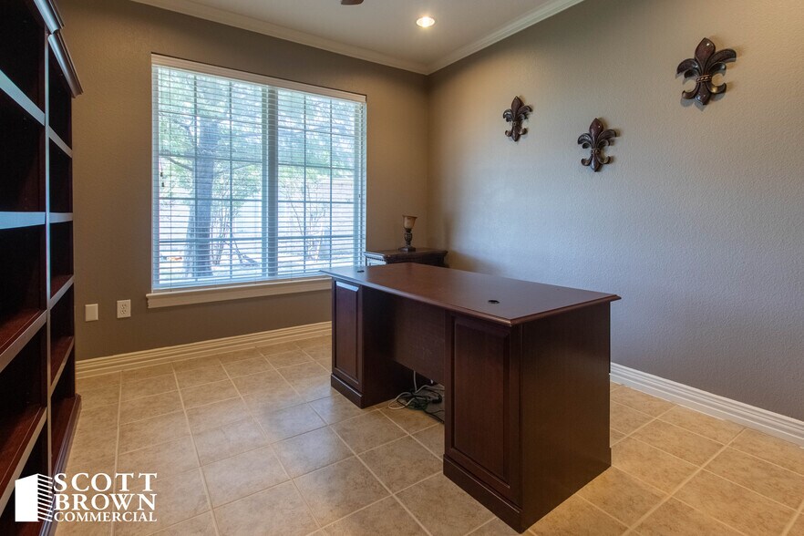 More Photos Of 860 Hebron Pky, Lewisville Office For Lease