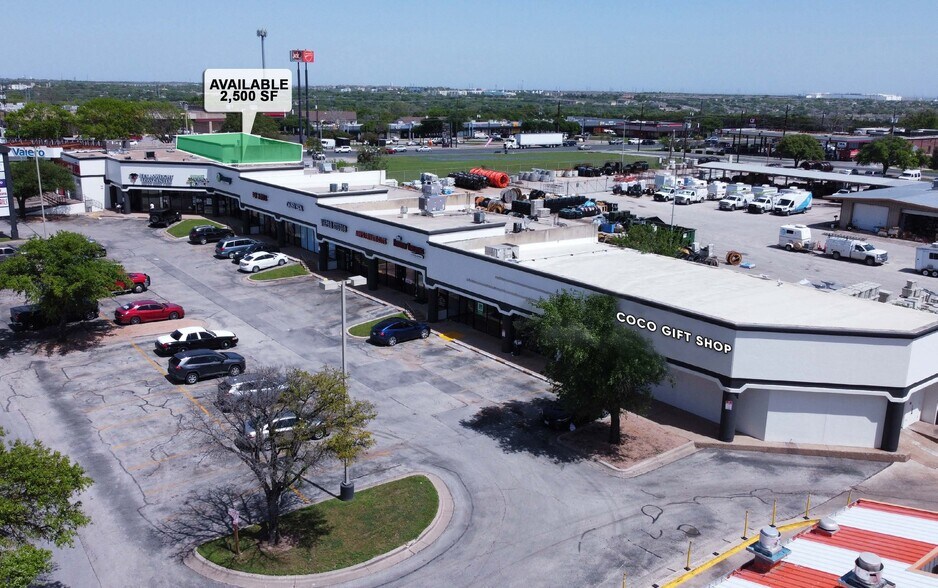 More Photos Of 11139 I-35 N, Austin Unknown For Lease