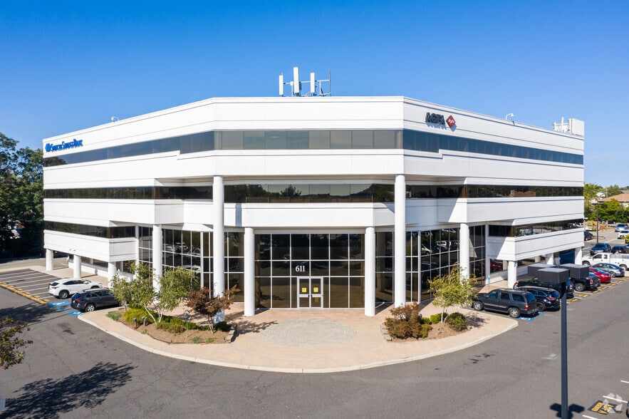 More Photos Of 611 River Dr, Elmwood Park Office For Sale