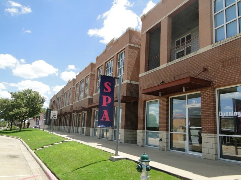 More Photos Of 100 S Main St, Duncanville Storefront Retail Residential For Lease