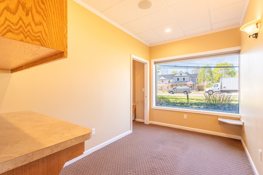 More Photos Of 189 Main Rd, Riverhead Medical For Lease