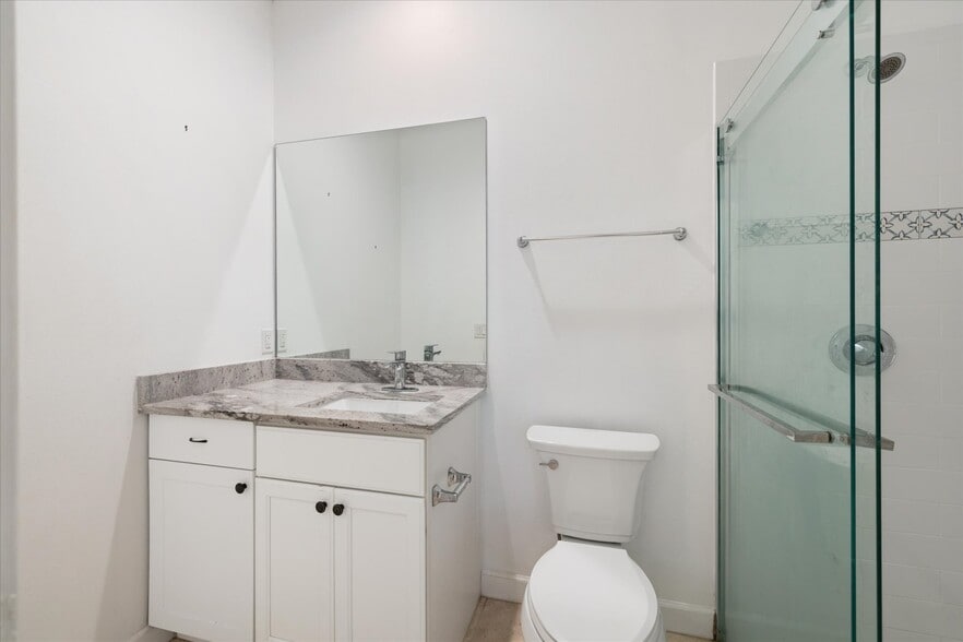 More Photos Of 401 18th St, Vero Beach Apartments For Sale