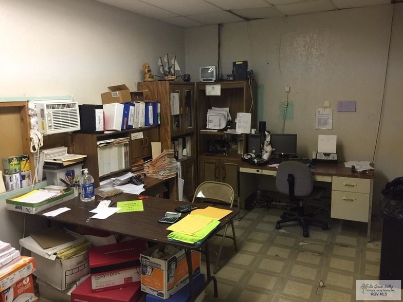 More Photos Of 1342 E Washington St, Brownsville Storefront For Sale