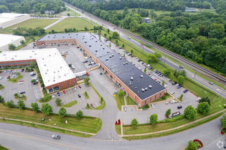 More Photos Of 2700 Stanley Gault Pky, Louisville Light Distribution For Lease