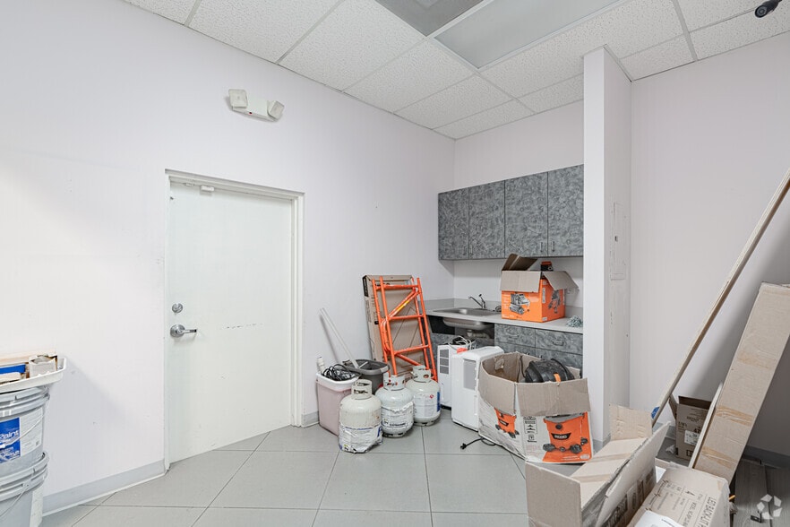 More Photos Of 1201-1221 S Powerline Rd, Pompano Beach Freestanding For Lease