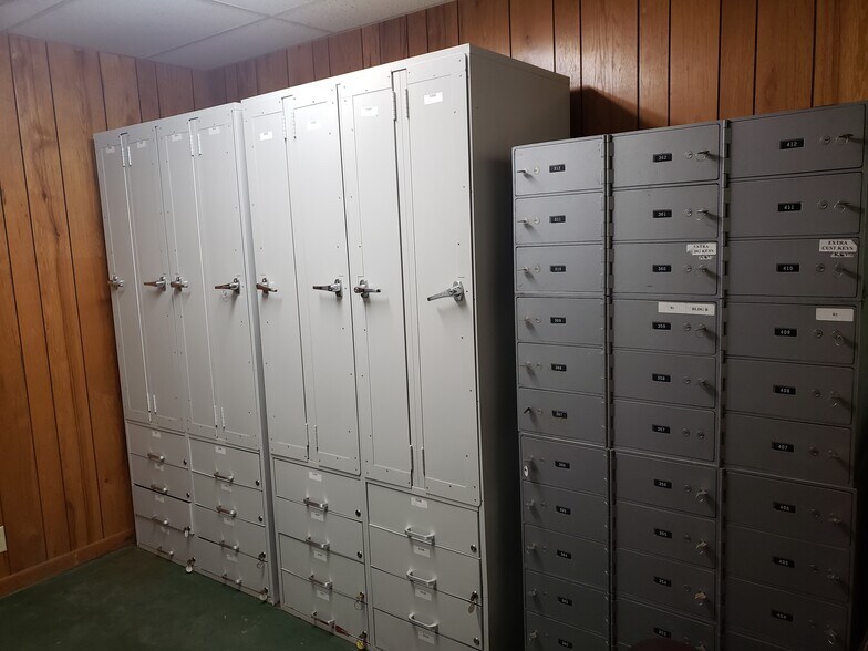 More Photos Of 819 Grant Ave, Junction City General Retail For Sale