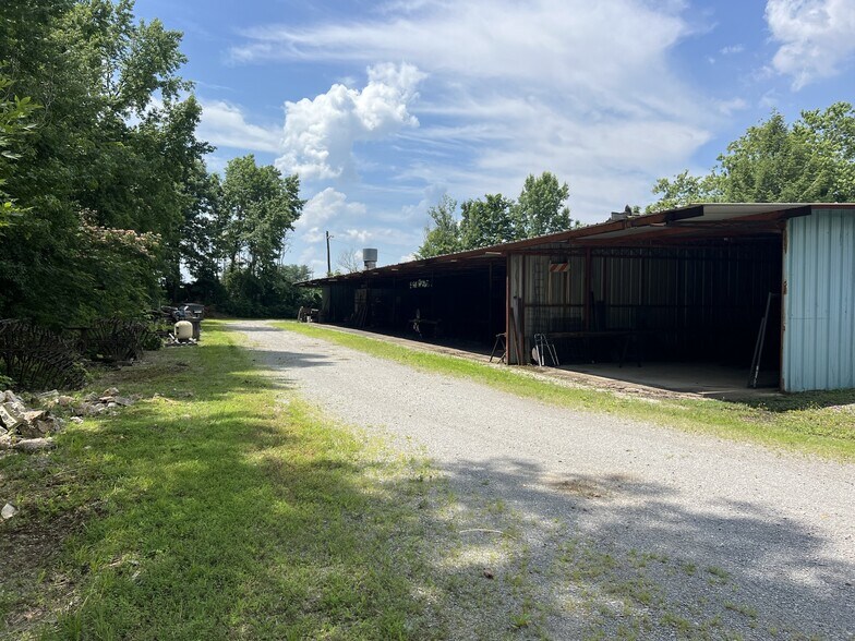 More Photos Of 125 McAdoo Creek Rd, Clarksville Warehouse For Sale