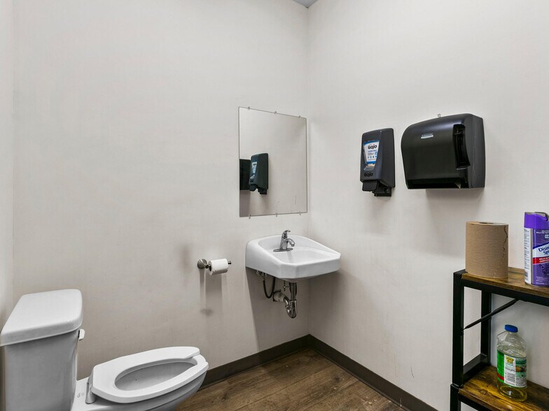 More Photos Of 495 L a White Dr, Fletcher Industrial For Lease