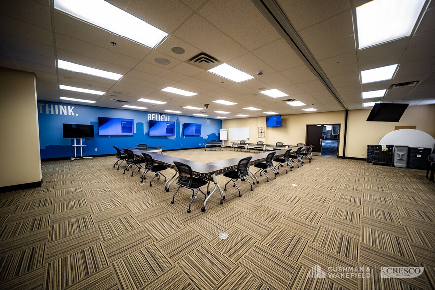 More Photos Of 8370 Dow Cir, Strongsville Office For Lease