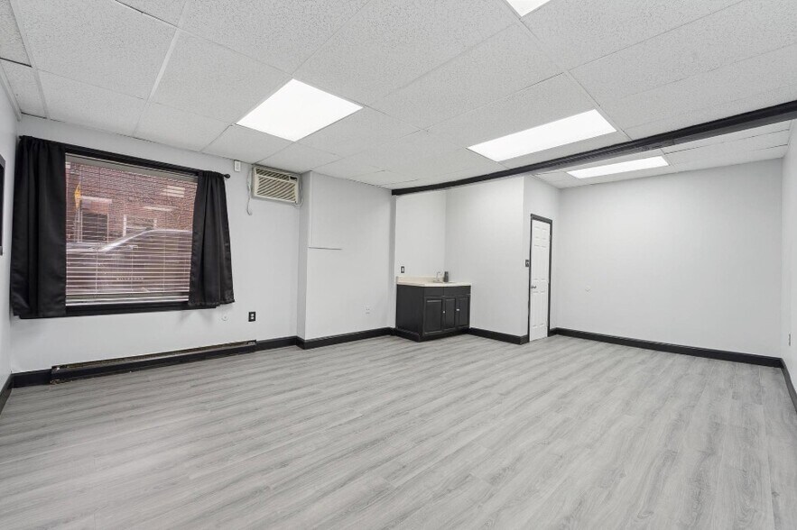 More Photos Of 1937 E Passyunk Ave, Philadelphia Storefront Retail Residential For Lease