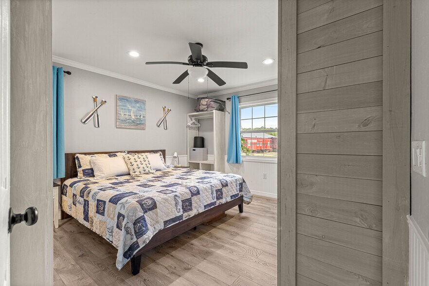 More Photos Of 110 NE Crystal St, Crystal River Specialty For Sale