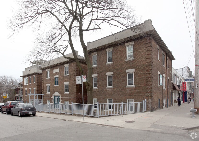 More Photos Of 98 Leuty Ave, Toronto Apartments For Sale