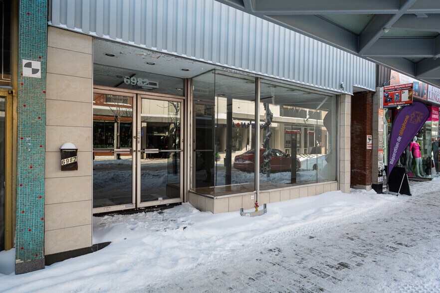 More Photos Of 6982-6984 Saint-Hubert Rue, Montréal Storefront Retail Residential For Sale
