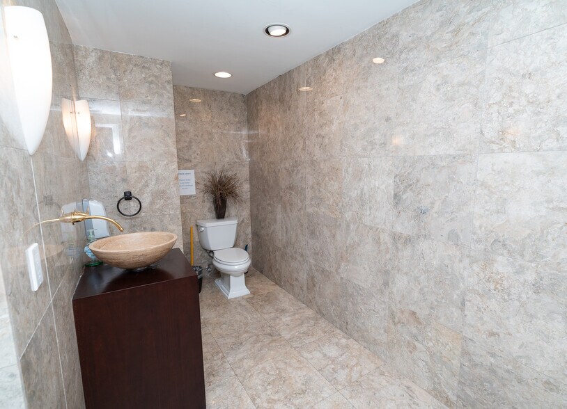 More Photos Of 441 S Federal Hwy, Deerfield Beach Medical For Lease