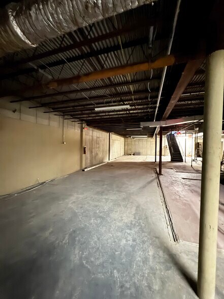 More Photos Of 718 Medford Ave, Patchogue Storefront For Lease