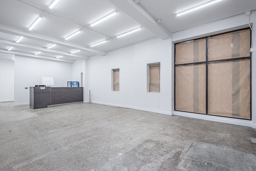 More Photos Of 4351-4357 Rue Notre-Dame O, Montréal Storefront Retail Residential For Sale