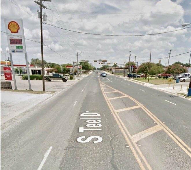 More Photos Of 114 S Teel Dr, Devine Restaurant For Sale