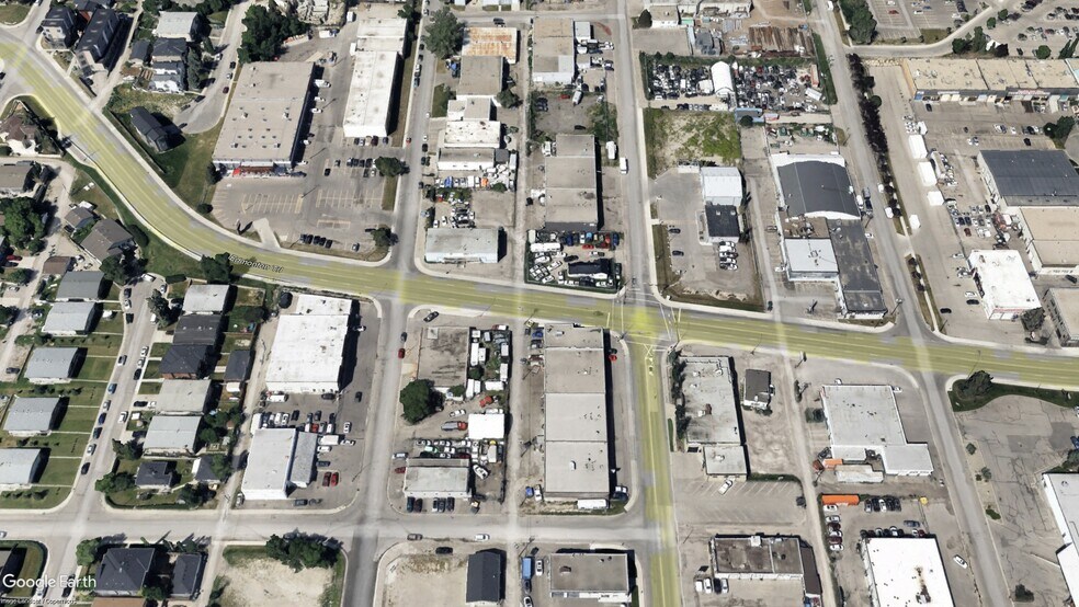 More Photos Of 3603 Edmonton Trl NE, Calgary Auto Repair For Lease