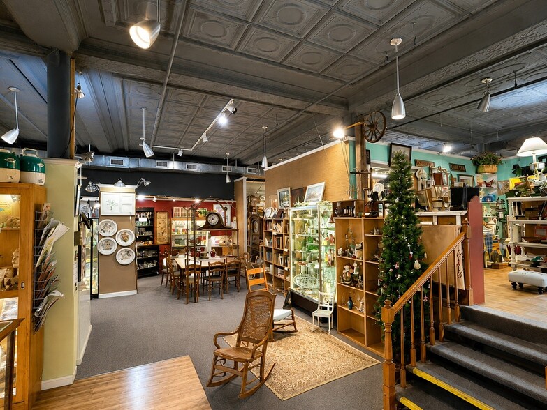 More Photos Of 123 S Union St, Traverse City Freestanding For Sale