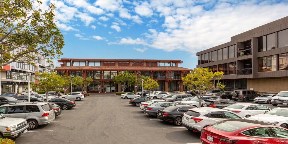 More Photos Of 250 Newport Center Dr, Newport Beach Medical For Lease