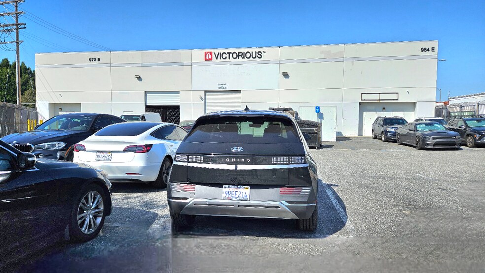More Photos Of 936-972 E 31st St, Los Angeles Warehouse For Sale