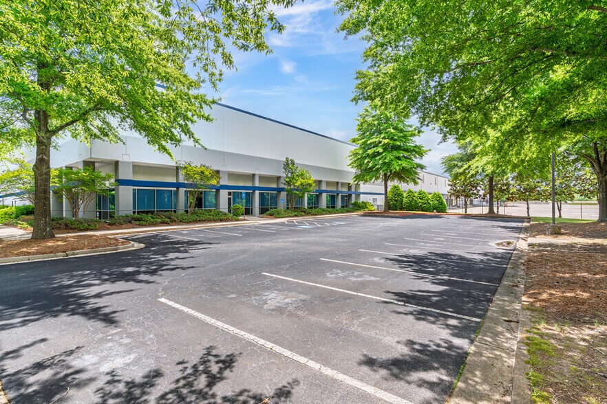 More Photos Of 125 Southside Ct, McDonough Distribution For Lease