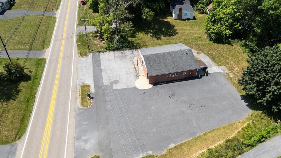 More Photos Of 555 MT Torrey Rd, Lyndhurst Post Office For Sale