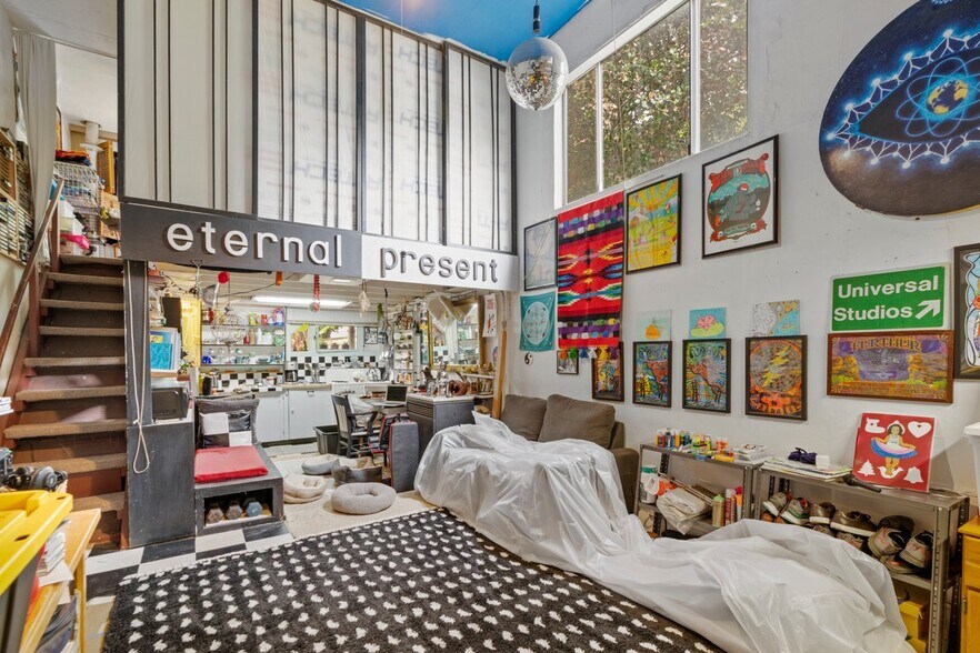 More Photos Of 5555-5559 Claremont Ave, Oakland Storefront For Sale