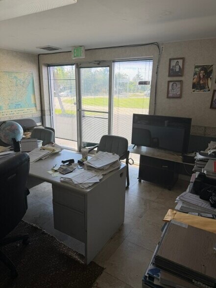 More Photos Of 1613 SE 15th Ter, Cape Coral Warehouse For Lease
