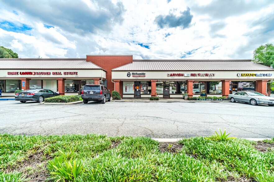 More Photos Of 926-950 W Foothill Blvd, Claremont Unknown For Lease