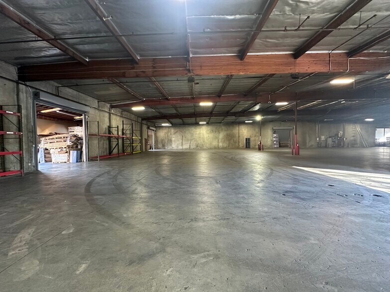 More Photos Of 18409 E Valley Blvd, City of Industry Warehouse For Lease