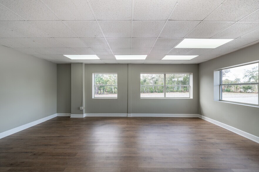 More Photos Of 900 Canal St, Jacksonville Distribution For Lease