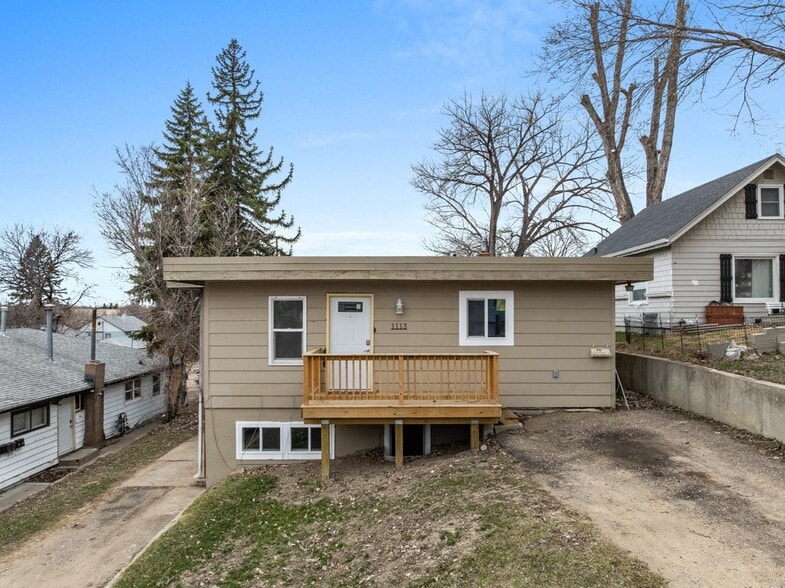 Primary Photo Of 1113 10th St NW, Minot Multifamily For Sale