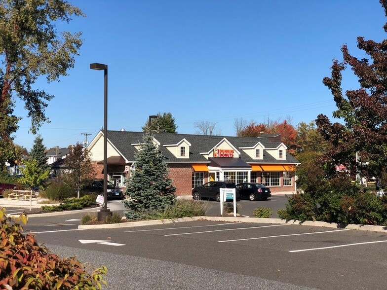 More Photos Of 180-182 Old Hawleyville Rd, Bethel Storefront For Lease