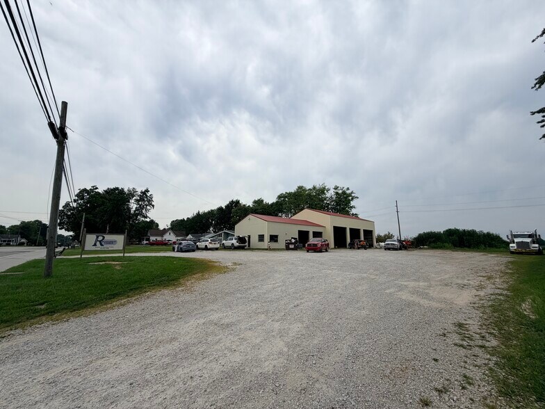 More Photos Of 1367-0 E US Highway 40, Brazil Service For Sale