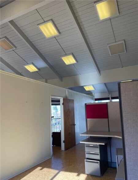 More Photos Of 310 Vista Del Mar, Redondo Beach Loft Creative Space For Lease