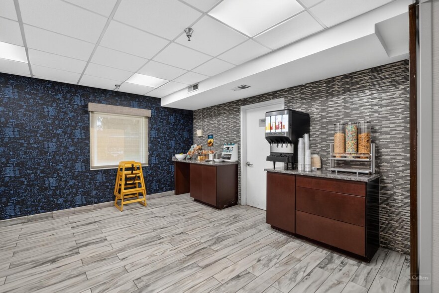 More Photos Of 1803 Emmet St N, Charlottesville Hotel For Sale